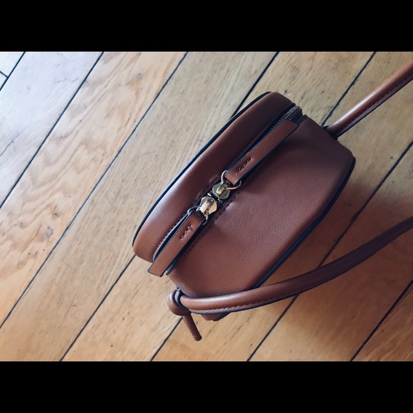 Mango Handbags - Mango brand round purse